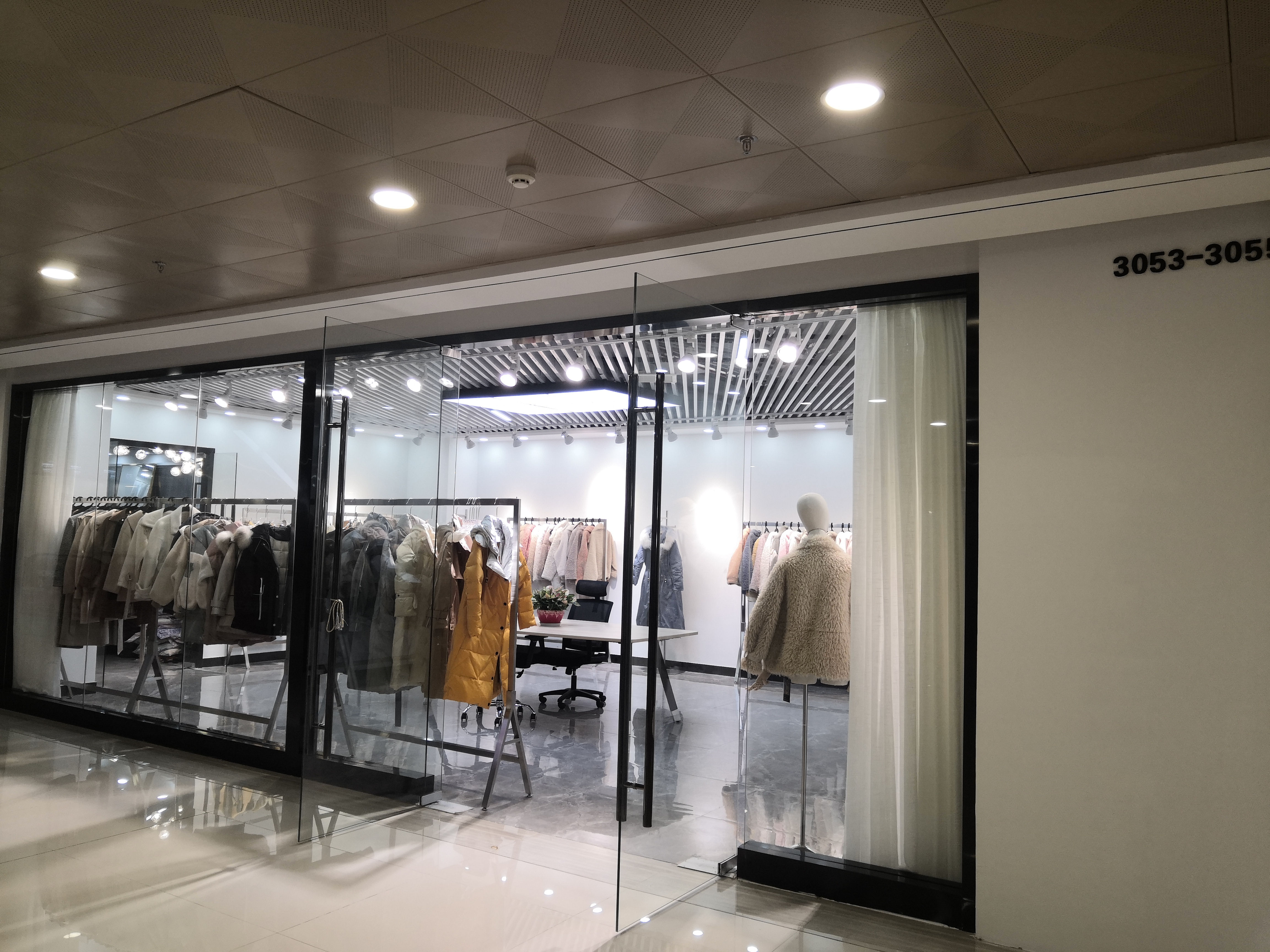 意法轻纺城服装设计工作室打破传统办公模式,开启展厅